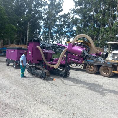 크롤러 드릴링 리그 대형 회전 토크 보어홀 드릴링 장비 경암 DTH 보링 머신